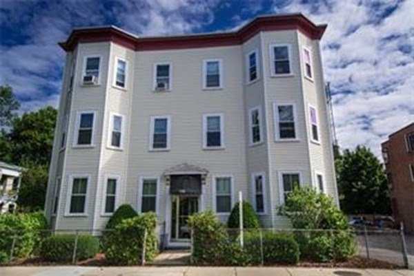 518 Putnam Ave unit 6, Cambridge, MA 02139 - photo 1