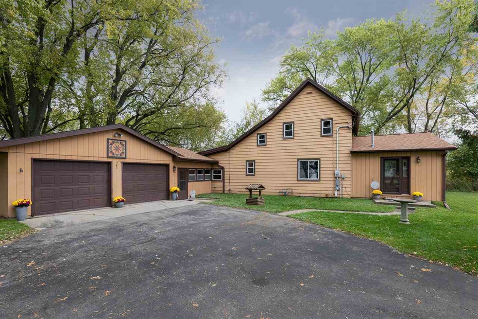 4302 Rutland Dunn Town Line Rd, Oregon, WI 53575 - photo 1