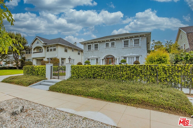 1944 Wellington Rd, Los Angeles, CA 90016 - photo 1