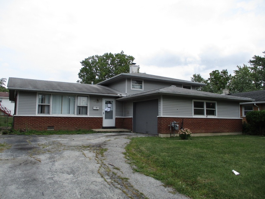 3218 Maple Ln, Hazel Crest, IL 60429 - photo 1