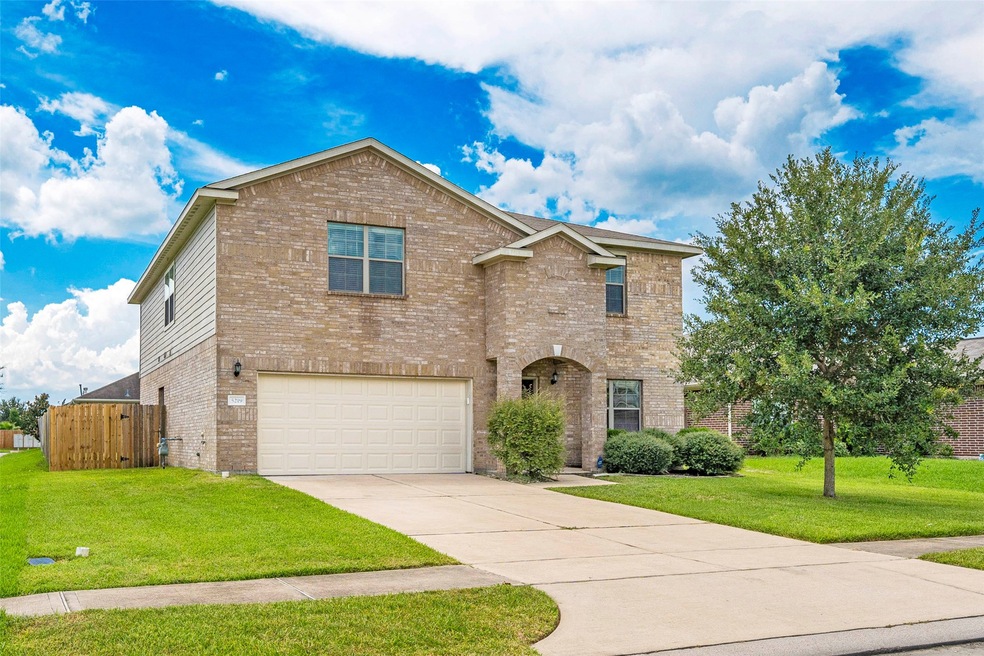 5219 Mcgrath Dr, Alvin, TX 77511 - photo 1