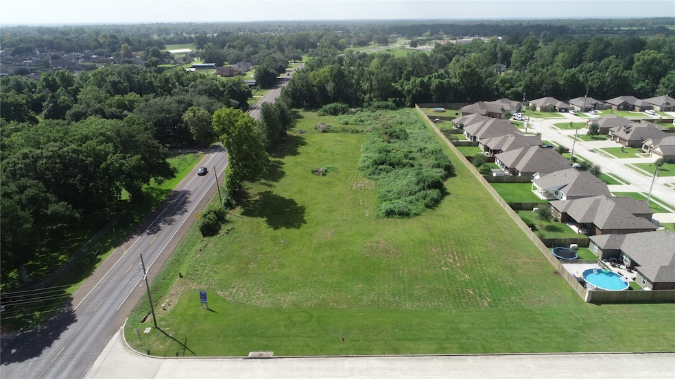 0 S Winfree unit 896568, Dayton, TX 77535 - photo 1