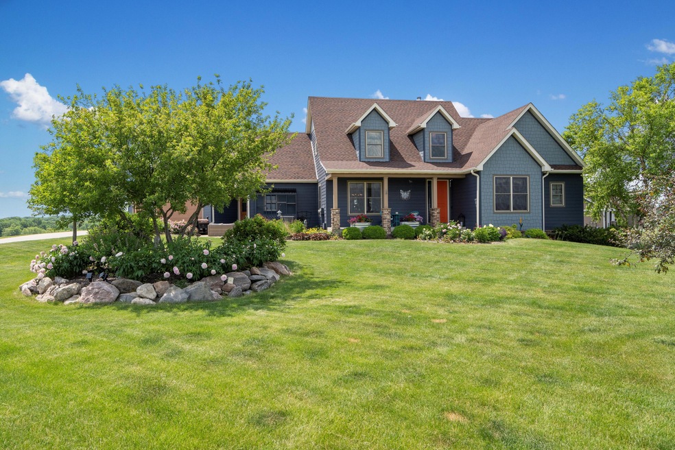 657 Xenia Place, Ames, IA 50014 - photo 1