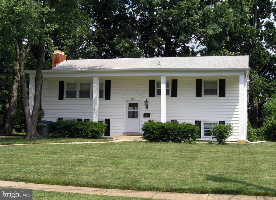 8329 Stockade Dr, Alexandria, VA 22308 - photo 1