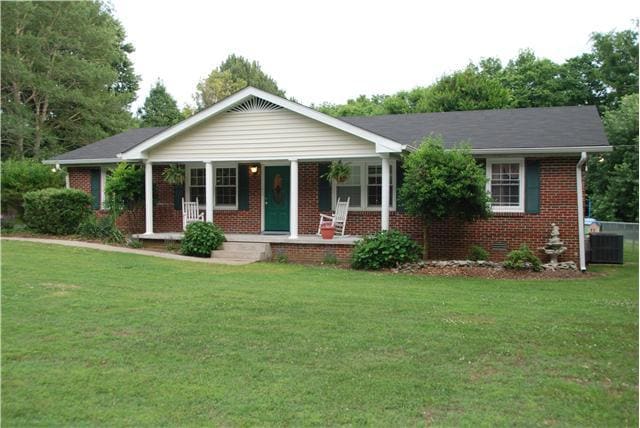 1010 Quail Meadow Dr, Lebanon, TN 37090 - photo 1