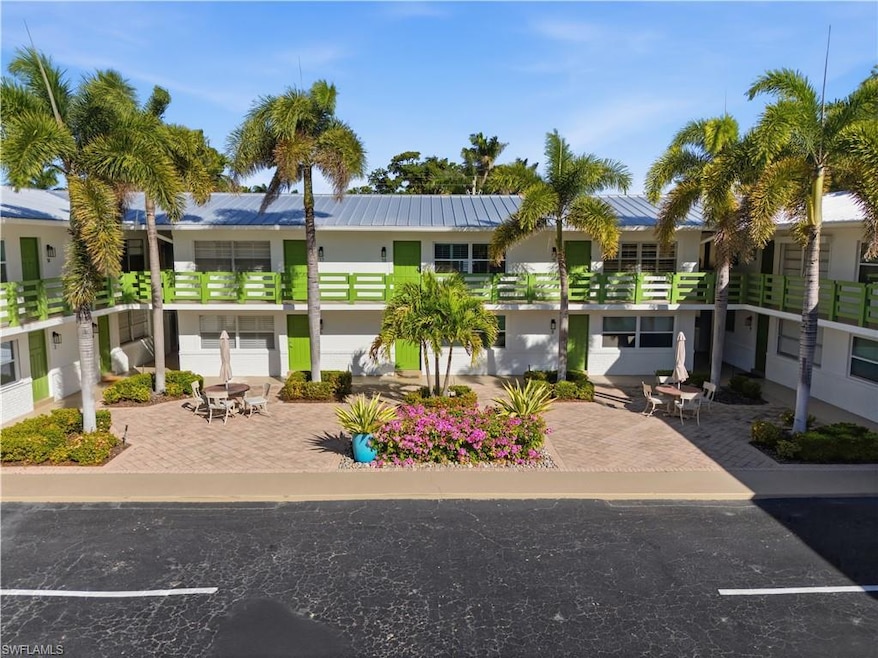 975 9th Ave S unit 11, Naples, FL 34102 - photo 1