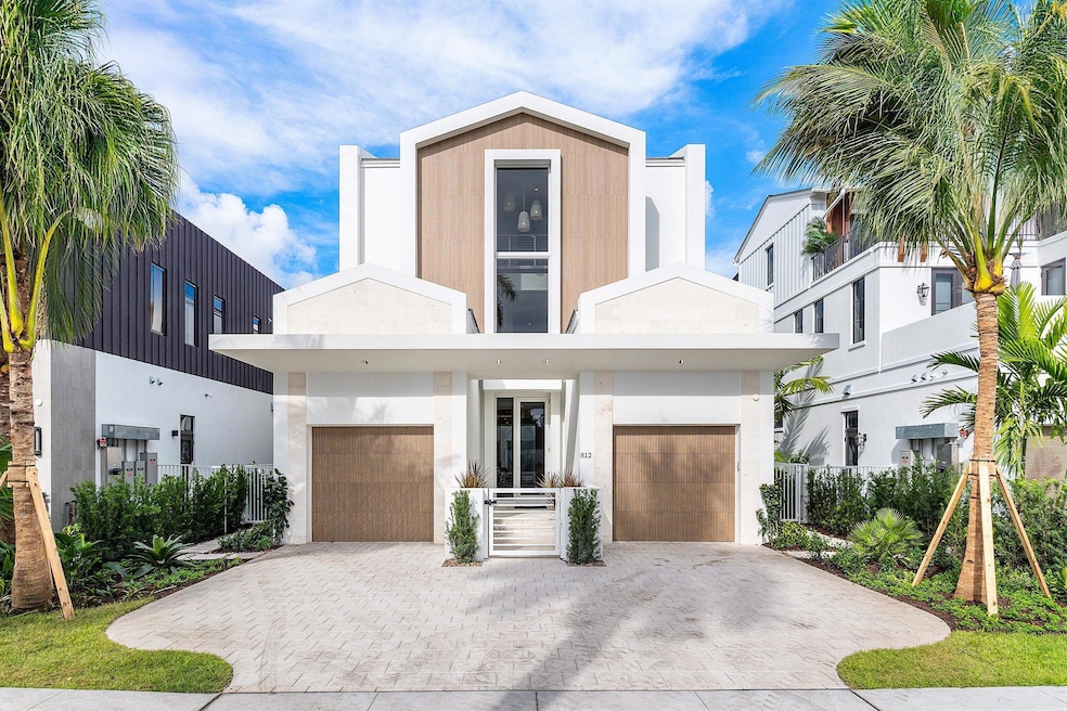 For Sale $5,495,000 • Co-Listing Agent