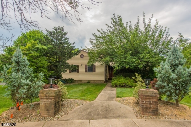 1 Acorn Dr, Edison, NJ 08820 - photo 1