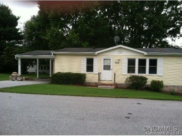 303 Meadowbrook Ct, Hendersonville, NC 28792 - photo 1
