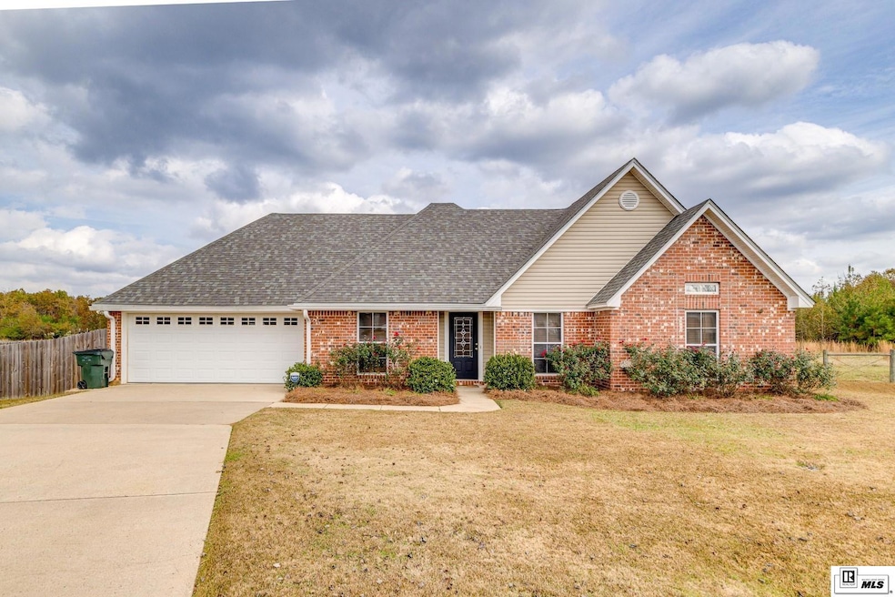 205 Curry Creek Cir, Calhoun, LA 71225 - photo 1