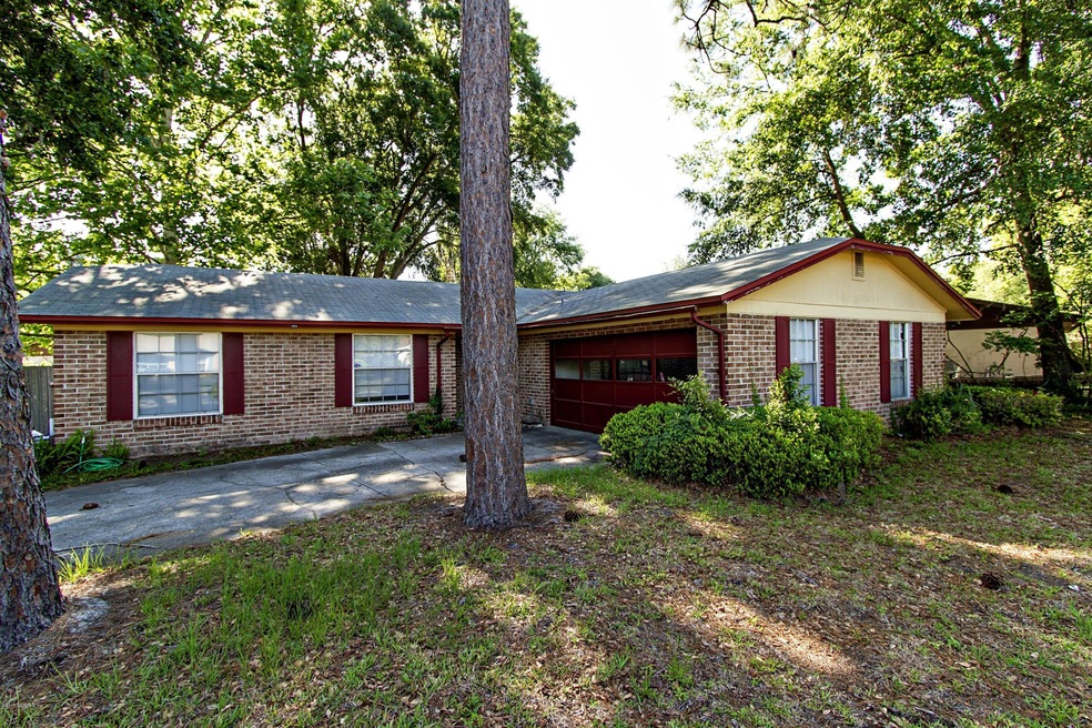 4615 Tara Woods Dr E, Jacksonville, FL 32210 - photo 1