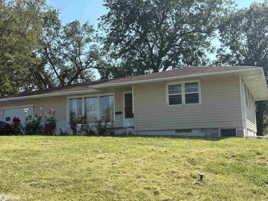 420 W Mclane St, Osceola, IA 50213 - photo 1