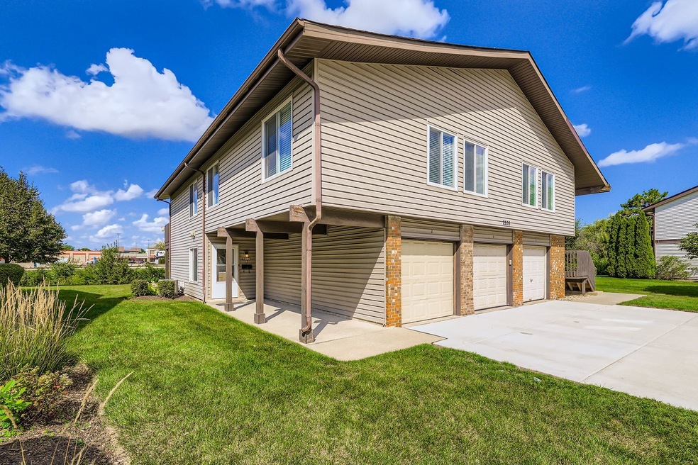 7526 Bristol Ln unit 502, Hanover Park, IL 60133 - photo 1