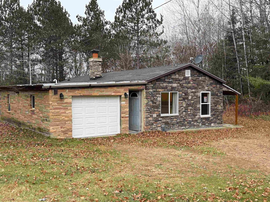 6170 Sherrie Ln, Gillett, WI 54124 - photo 1