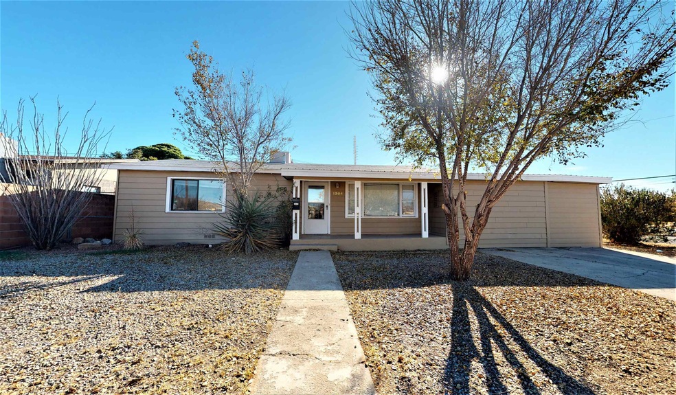 1304 Mountain View Ave, Alamogordo, NM 88310 - photo 1