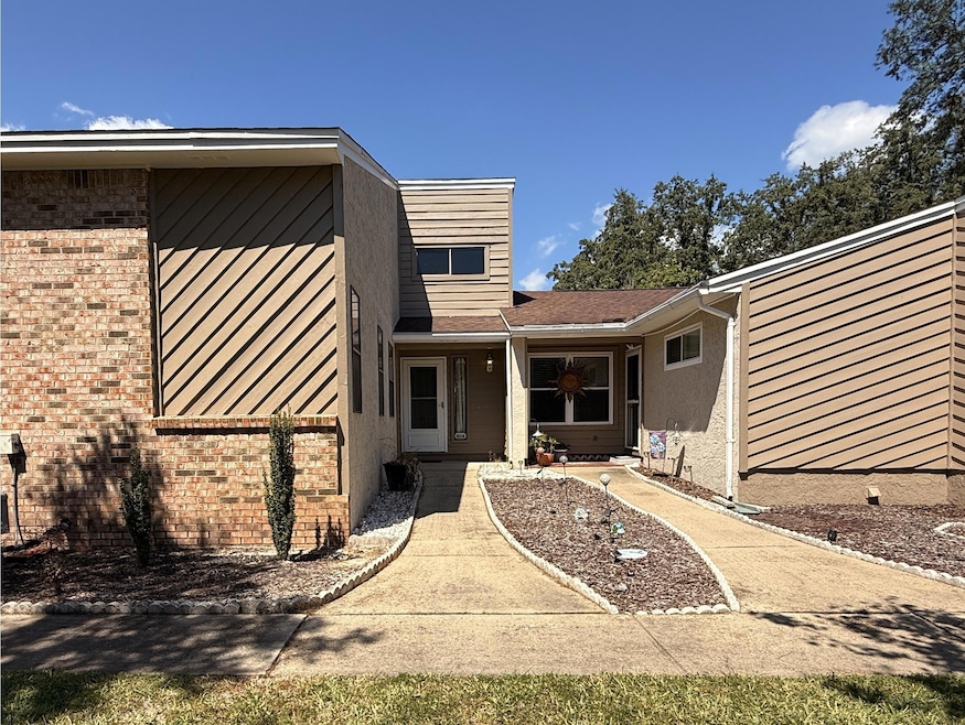 1054 9th St, Shalimar, FL 32579 - photo 1