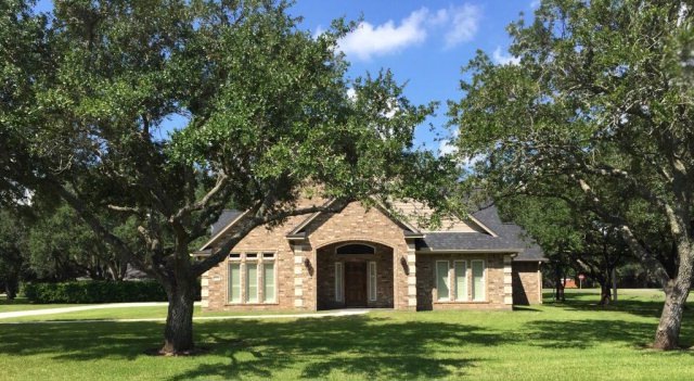 2304 Park Ave, Bay City, TX 77414 - photo 1