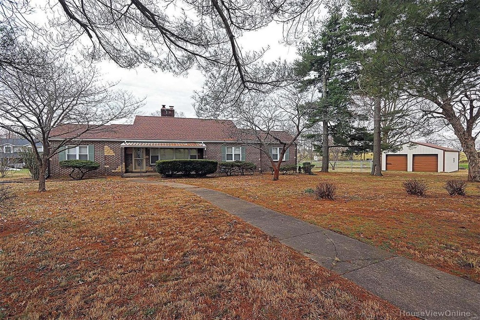 1424 Old Fredericktown Rd, Farmington, MO 63640 - photo 1