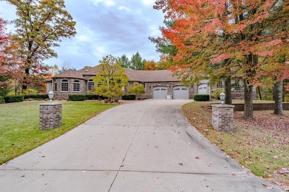 4701 Beaver Dam Rd, Stevens Point, WI 54482 - photo 1