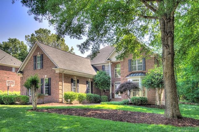 Full brick home on a great cul-de-sac street.