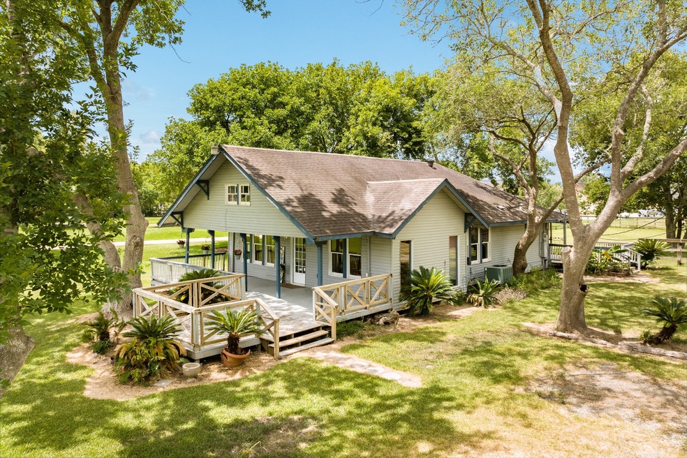 16724 Harkey Rd unit 103, Pearland, TX 77584 - photo 1