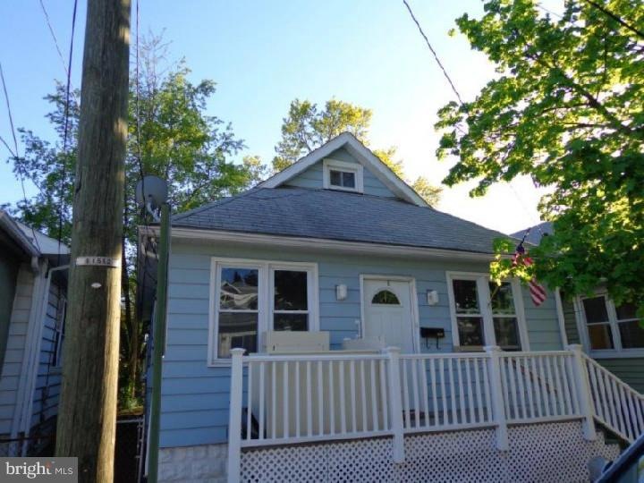 818 Bergen St, Gloucester City, NJ 08030 - photo 1