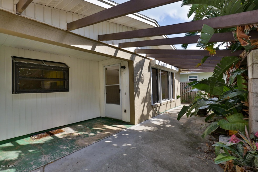 838 E 13th Ave, New Smyrna Beach, FL 32169 - photo 1