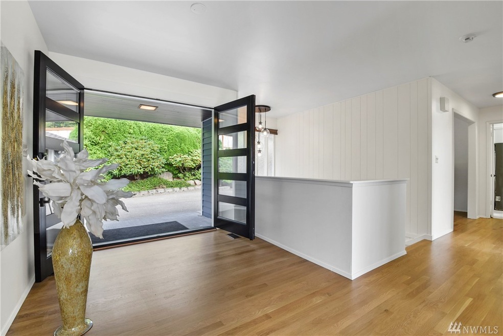 1010 12th Ave N, Edmonds, WA 98020 - photo 1