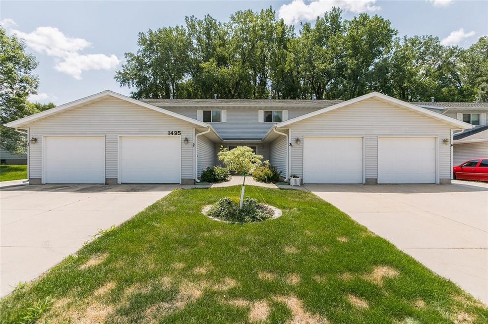 1495 Daleview Dr unit 2, Marion, IA 52302 - photo 1