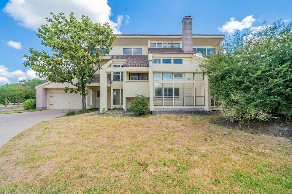 7602 Antoine Dr, Houston, TX 77088 - photo 1