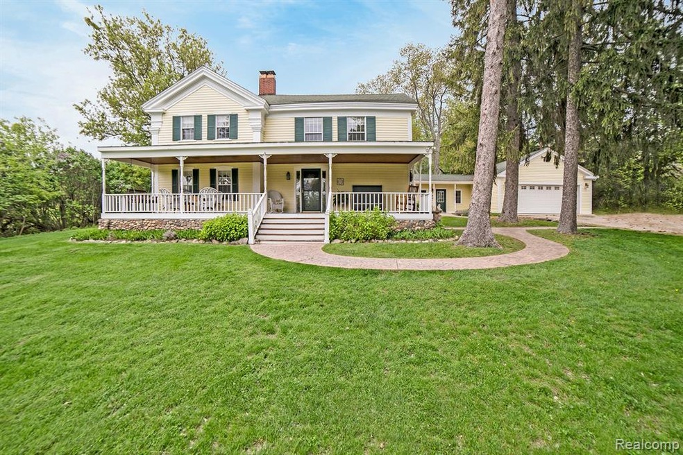 Welcome to 8294 Rattalee Lake Rd.