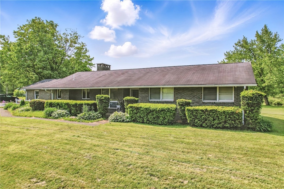 1011 S Lake Rd, Mercer, PA 16137 - photo 1