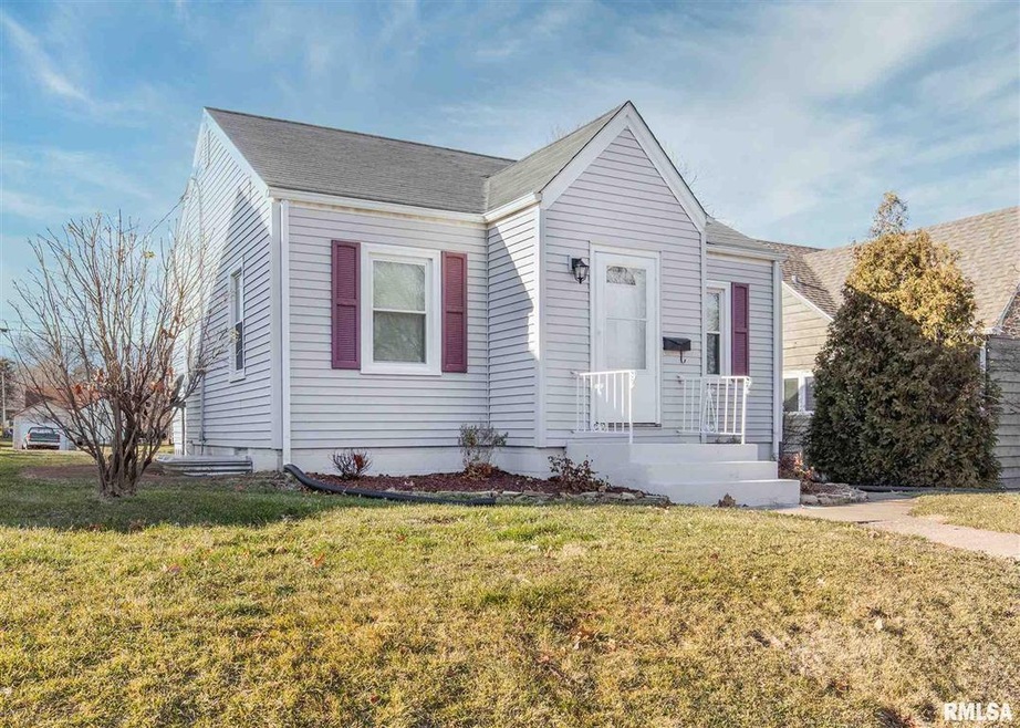 2118 N Myrtle St, Davenport, IA 52804 - photo 1