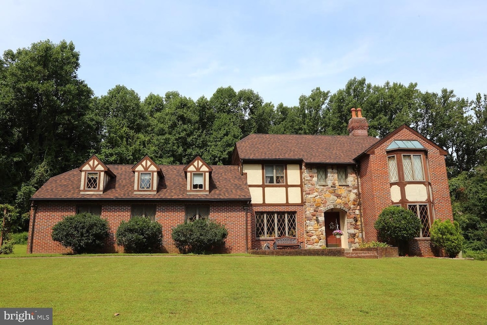 1470 Cornerstone Dr, Pottstown, PA 19465 - photo 1