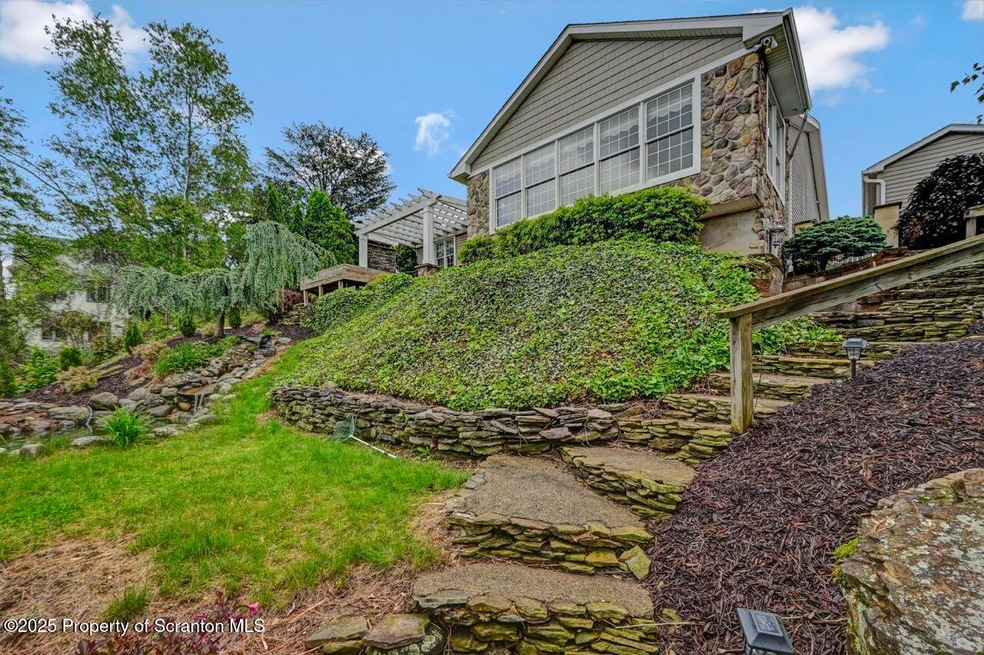 214 Oak St, Dunmore, PA 18512 - photo 1