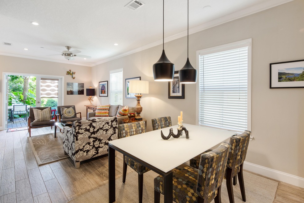 1025 Simonton St -11