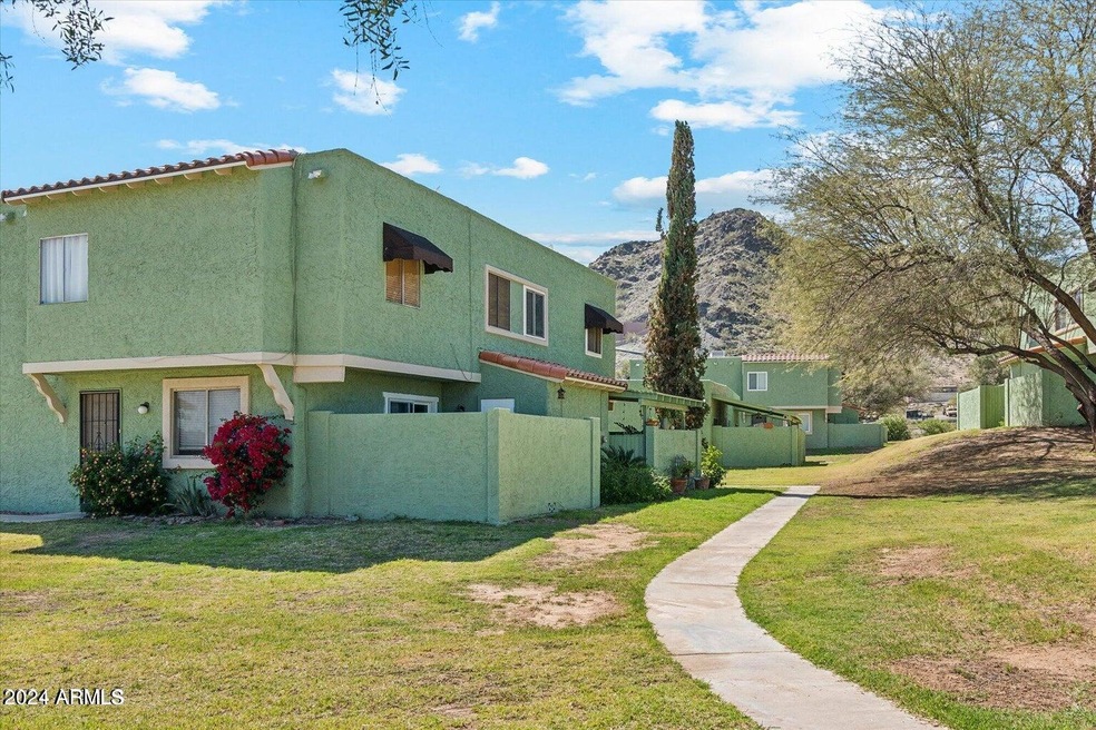 10216 N 7th Place unit B, Phoenix, AZ 85020 - photo 1