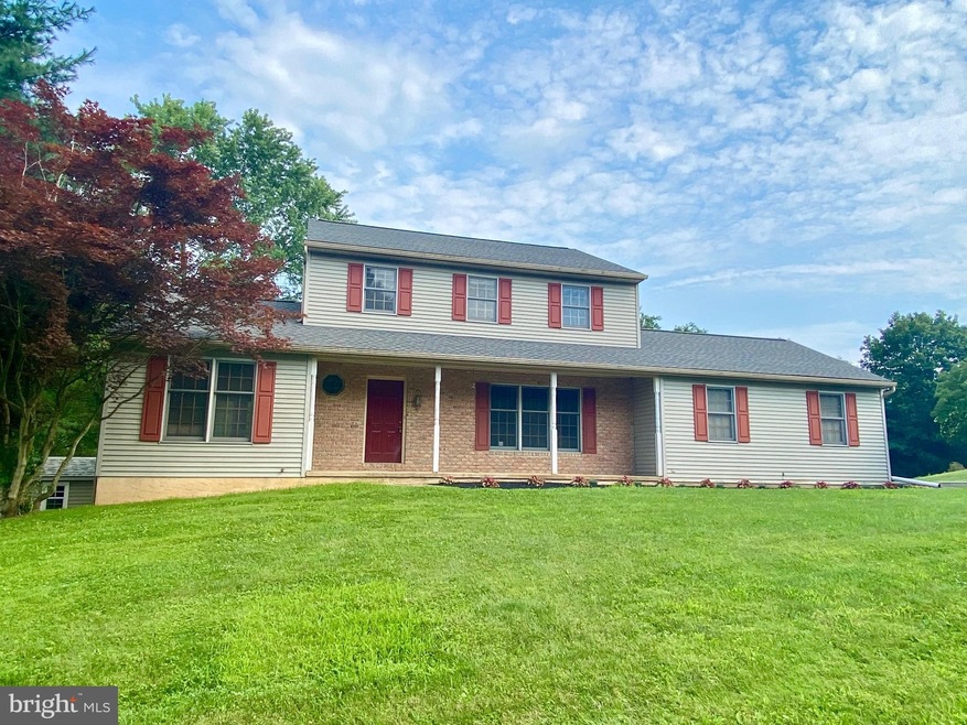 25 Pheasant Run Rd, Boyertown, PA 19512 - photo 1