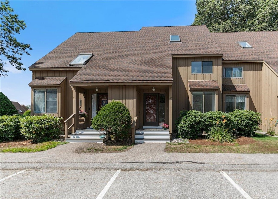 20 Webster Ct, MerriMacK, NH 03054 - photo 1