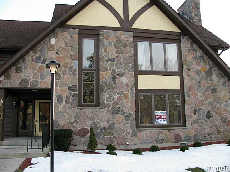 Exterior Front. Exterior Entrance