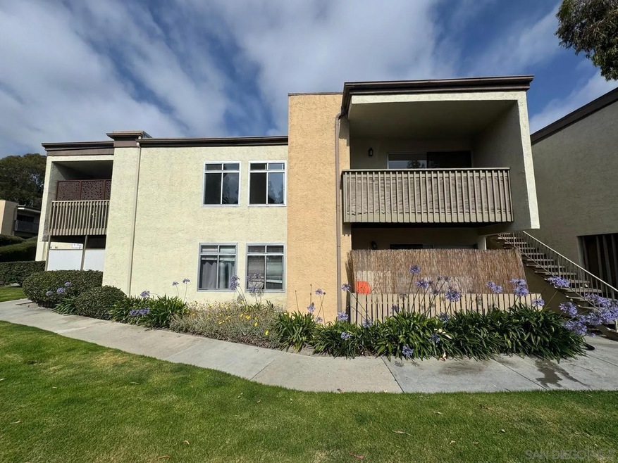 432 Edgehill Ln unit 8, Oceanside, CA 92054 - photo 1