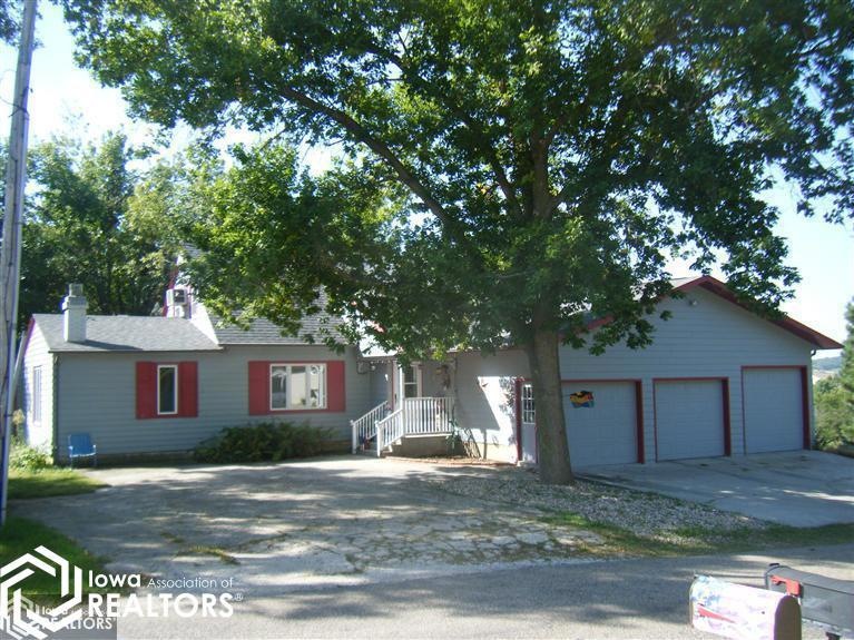 724 Bridge St, Coon Rapids, IA 50058 - photo 1