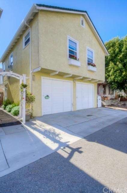 Front of House, facing Loma 
