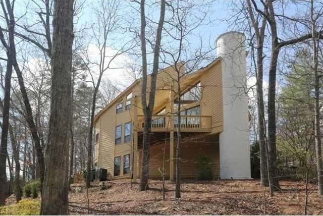 One of One of a Kind -- Dramatic Architecture! Tra