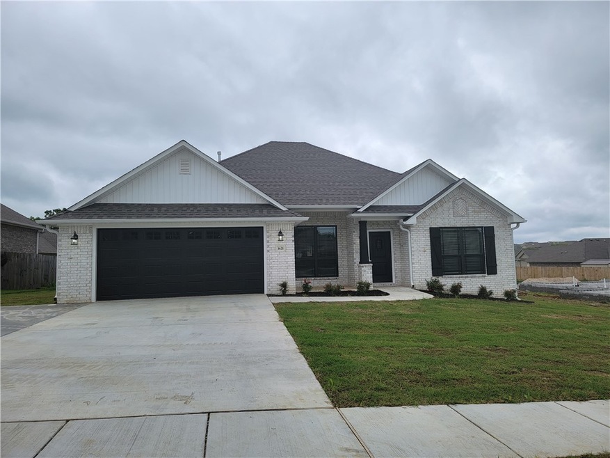 1621 Colonel Bartow Dr, Prairie Grove, AR 72753 - photo 1