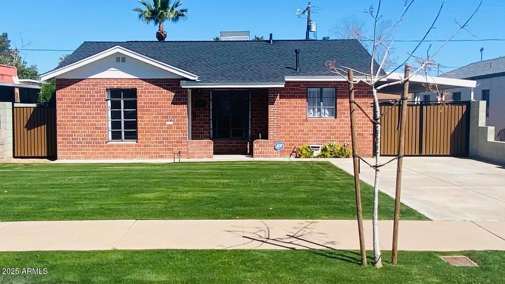 1136 E Almeria Rd, Phoenix, AZ 85006 - photo 1