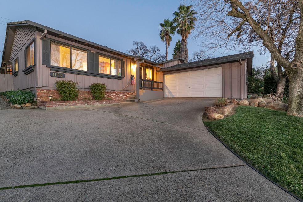 1165 Manzanita Hills Ave, Redding, CA 96001 - photo 1