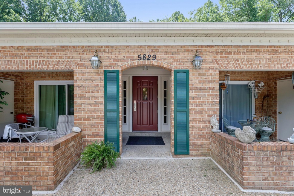 5829 Cove Landing Rd unit 102, Burke, VA 22015 - photo 1