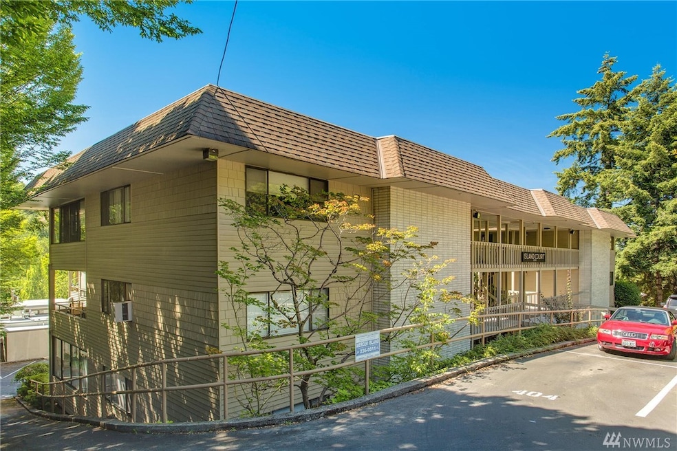 3239 80th Ave SE unit 203, Mercer Island, WA 98040 - photo 1