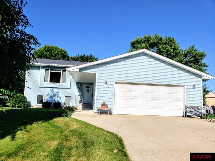 1809 N Payne St, New Ulm, MN 56073 - photo 1